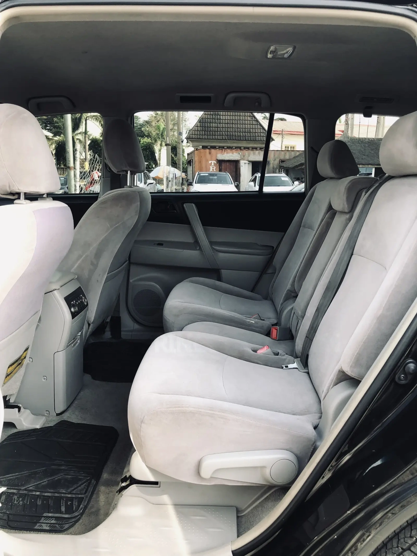 Vehicle - Image 2