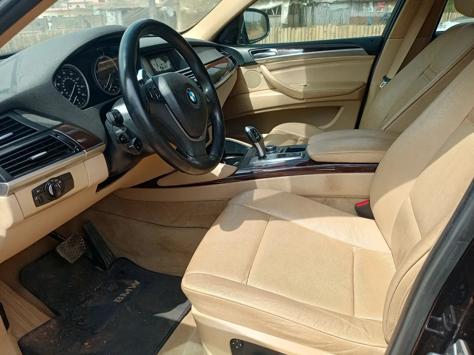 Vehicle - Image 6