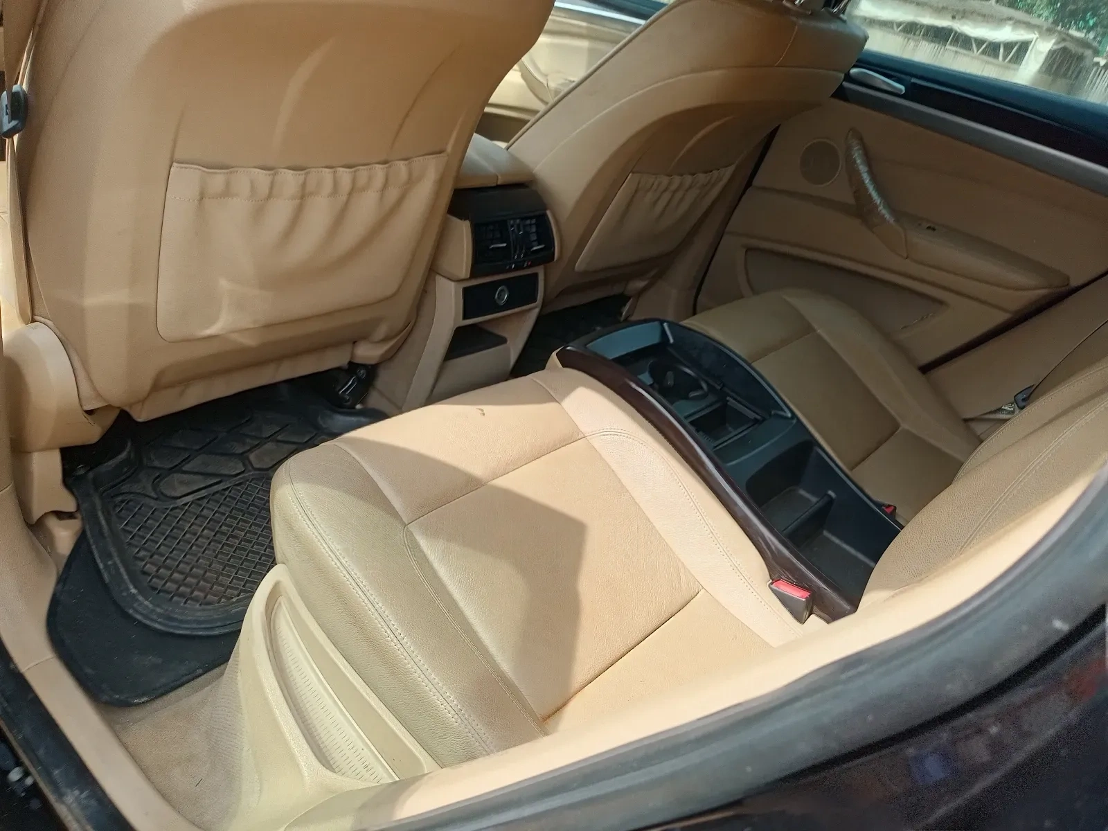 Vehicle - Image 3