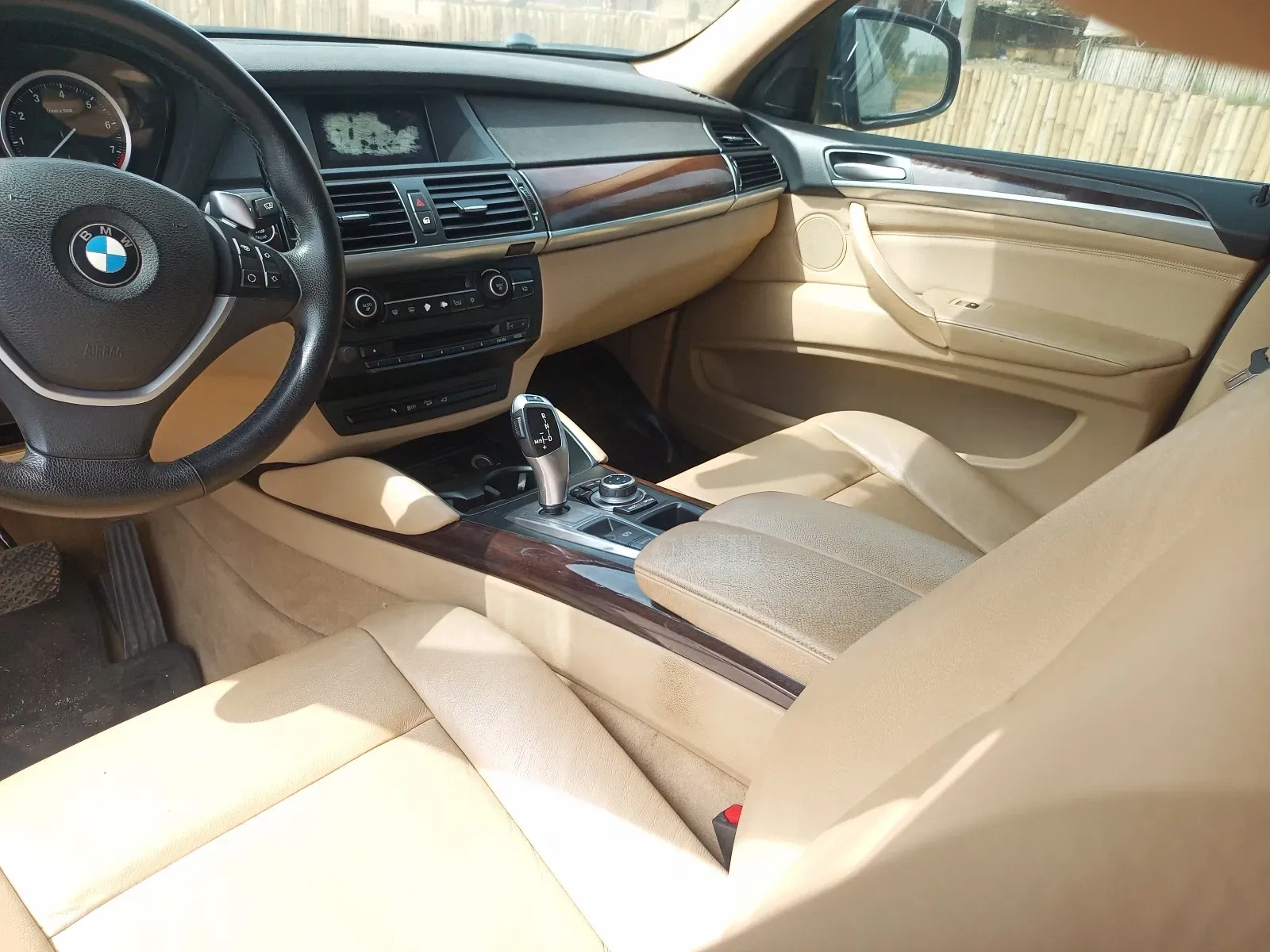 Vehicle - Image 7
