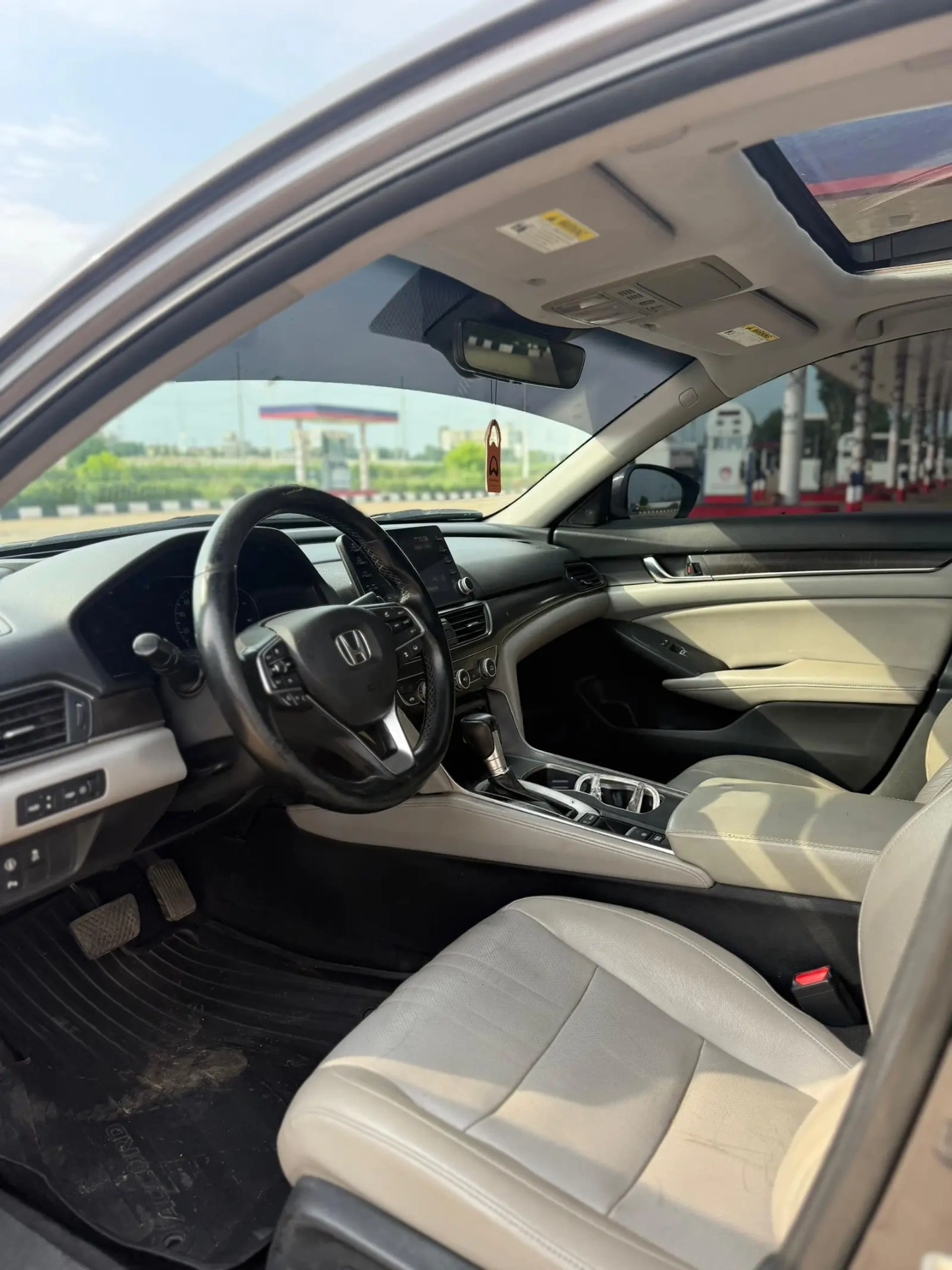 Vehicle - Image 3