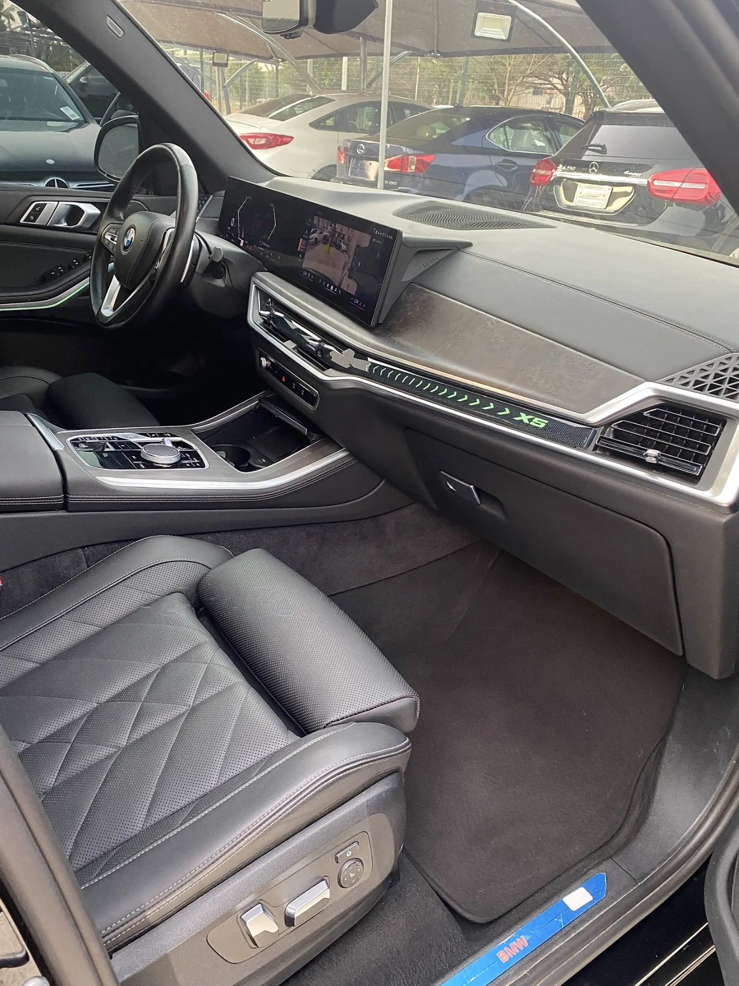 Vehicle - Image 8
