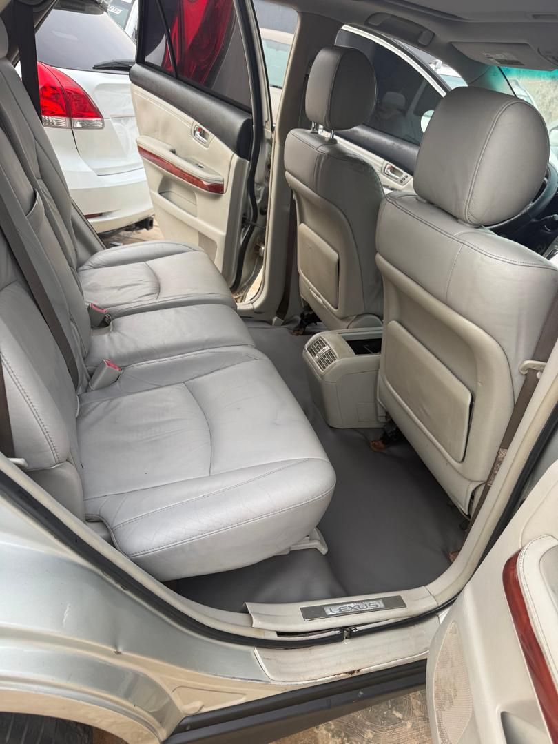 Vehicle - Image 9