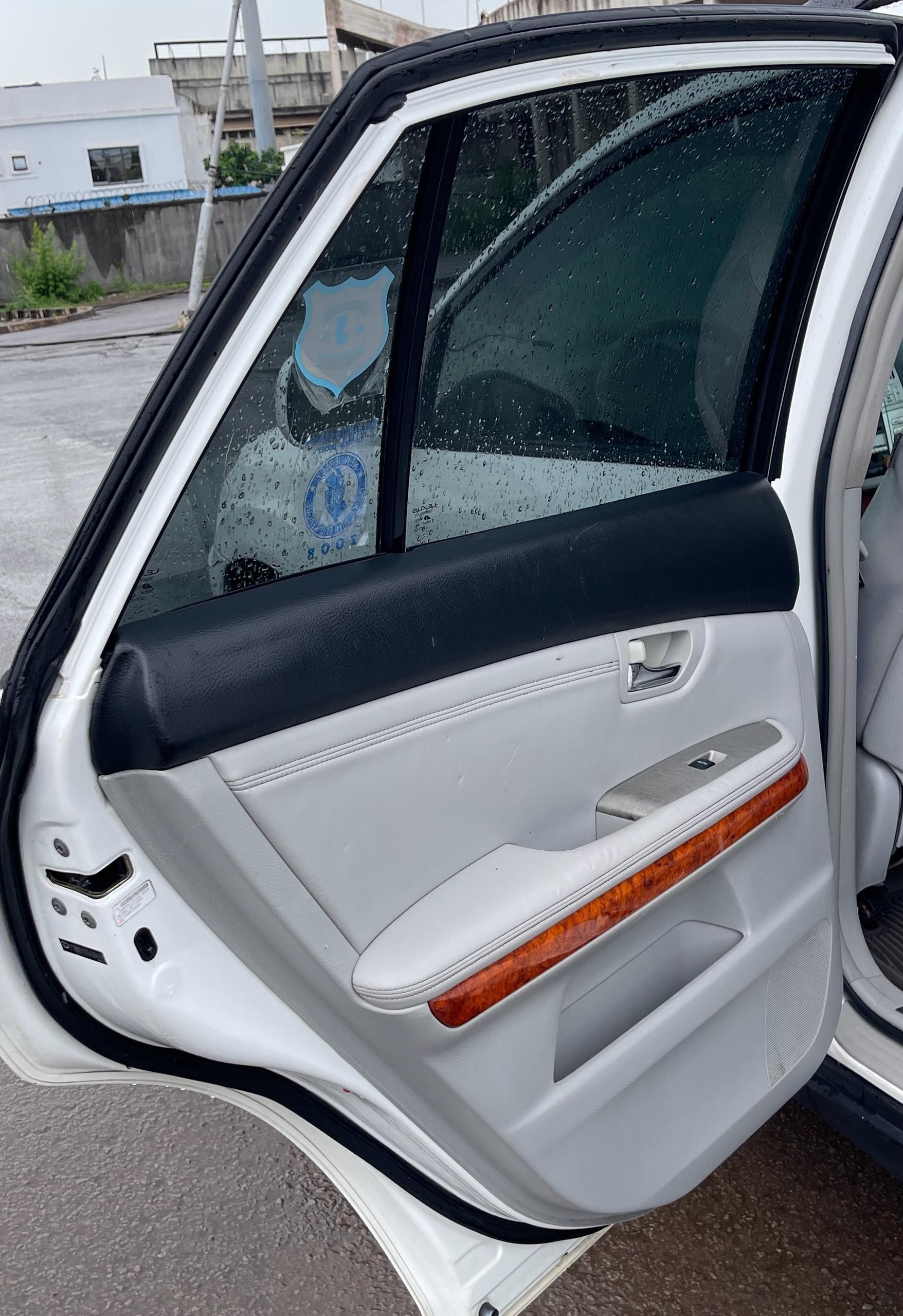 Vehicle - Image 9