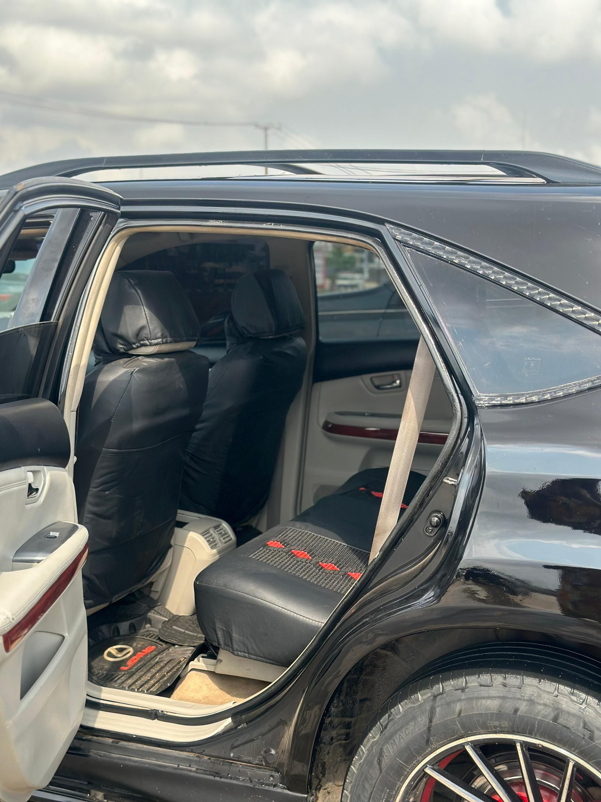 Vehicle - Image 4
