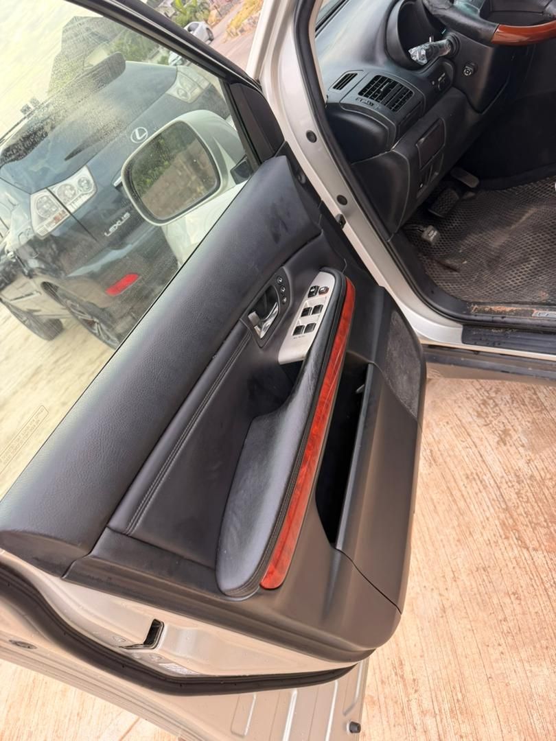 Vehicle - Image 8
