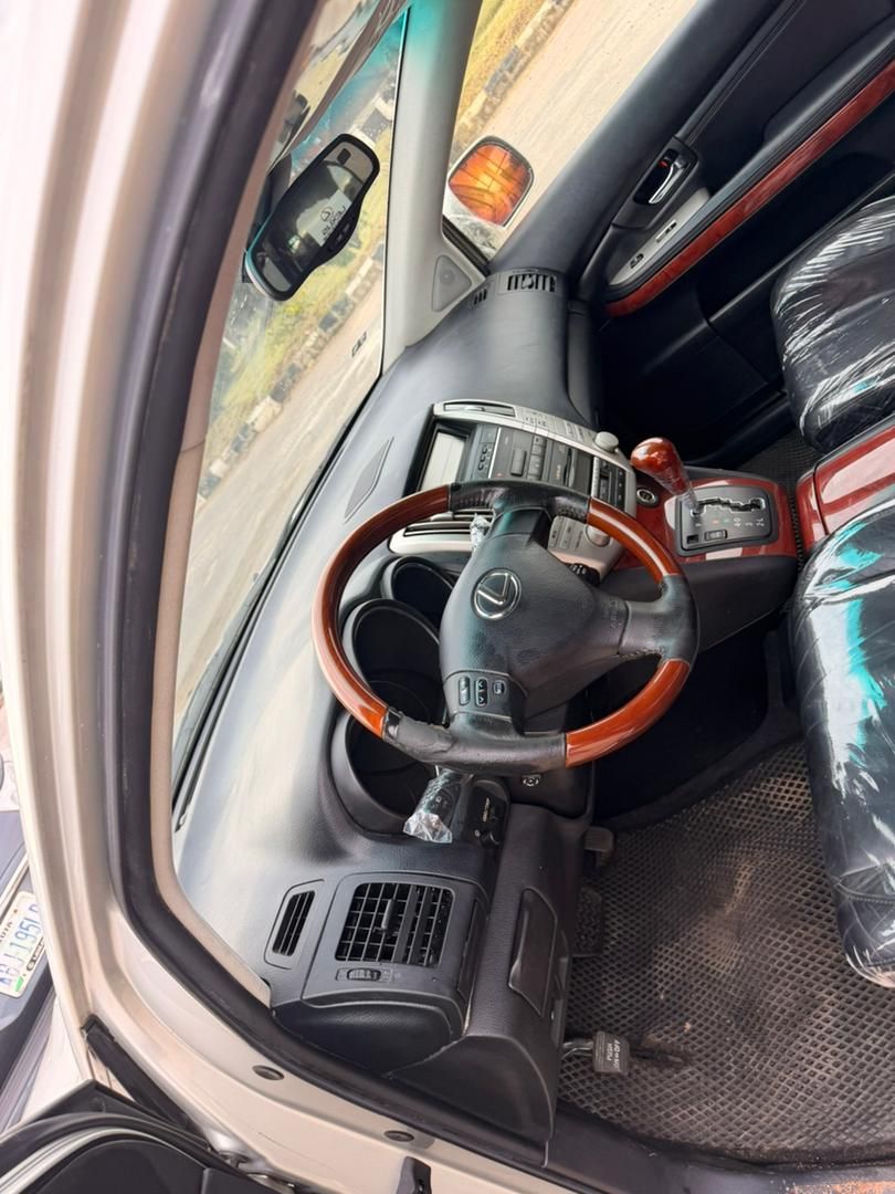 Vehicle - Image 7