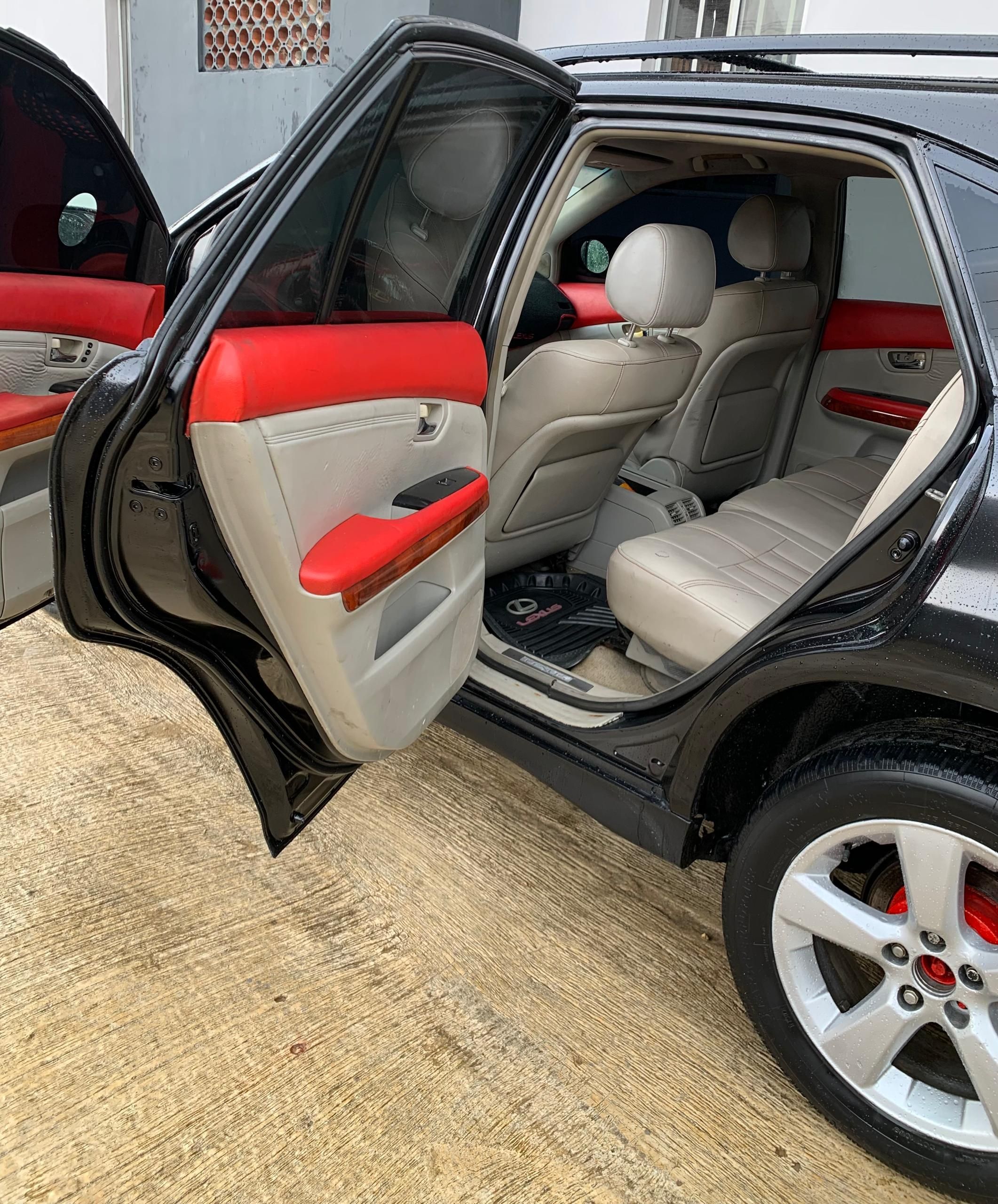 Vehicle - Image 6