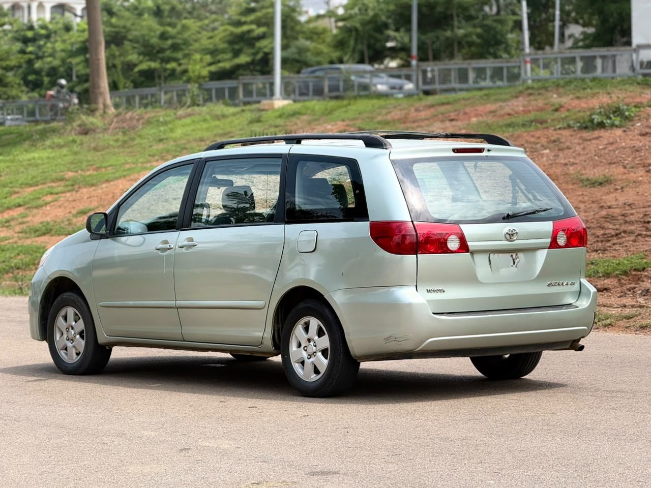 Vehicle - Image 8