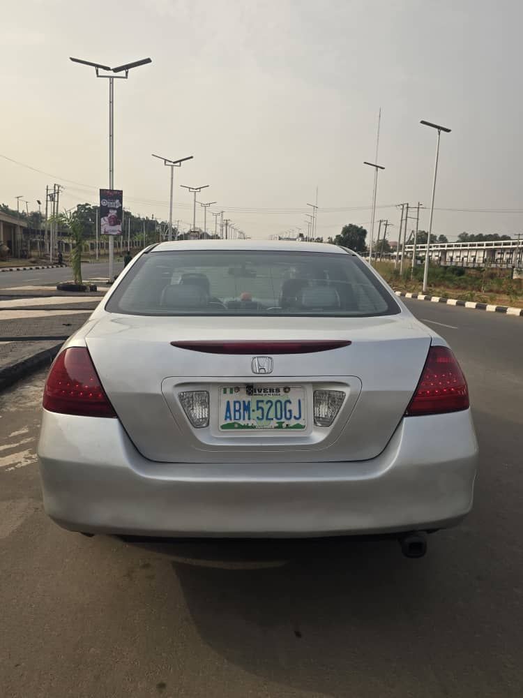 Vehicle - Image 10