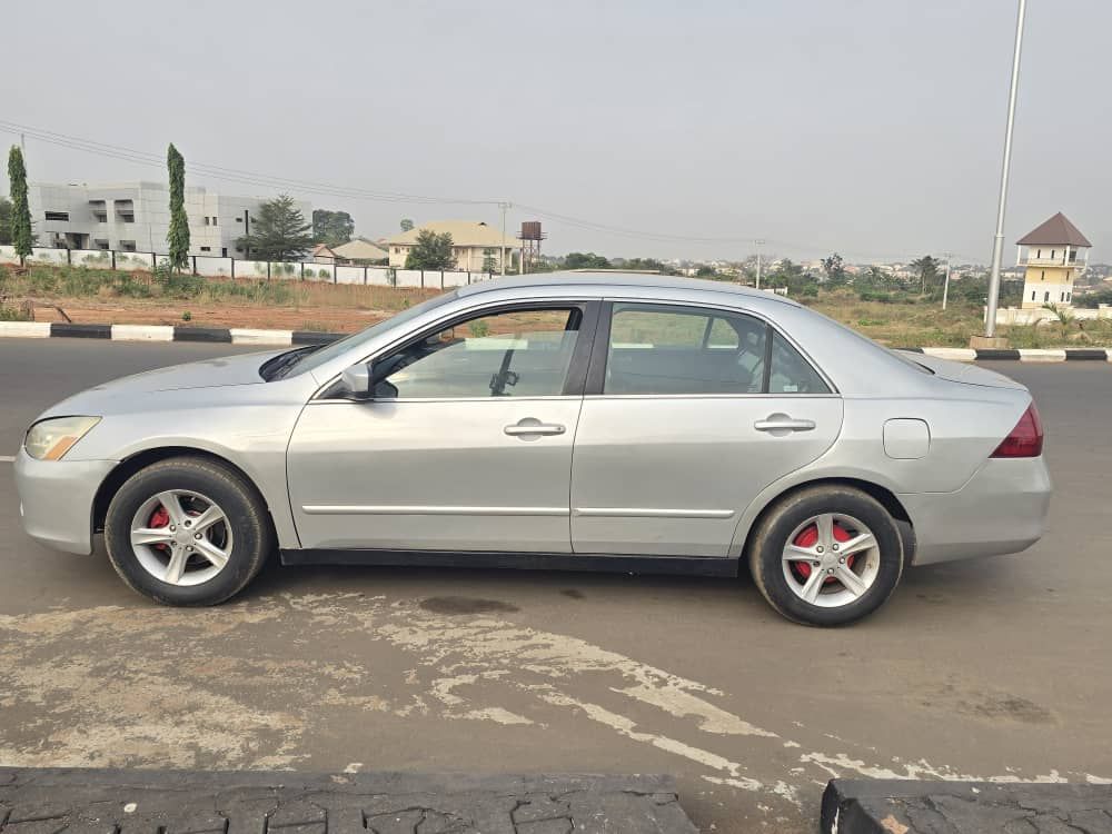 Vehicle - Image 4