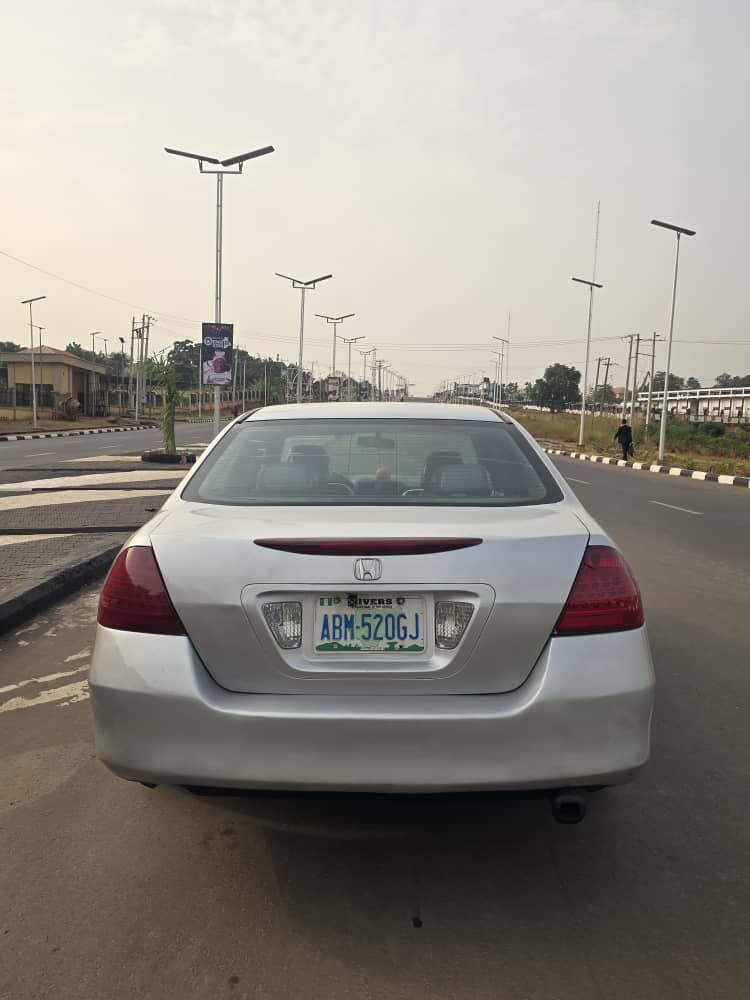 Vehicle - Image 9