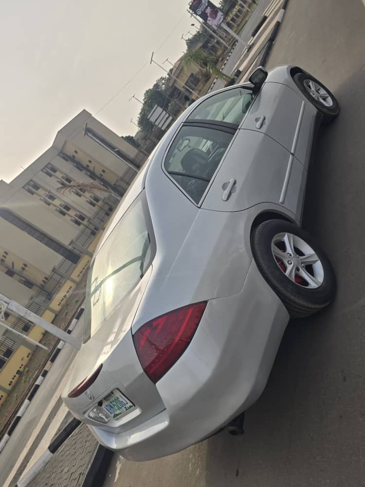 Vehicle - Image 7