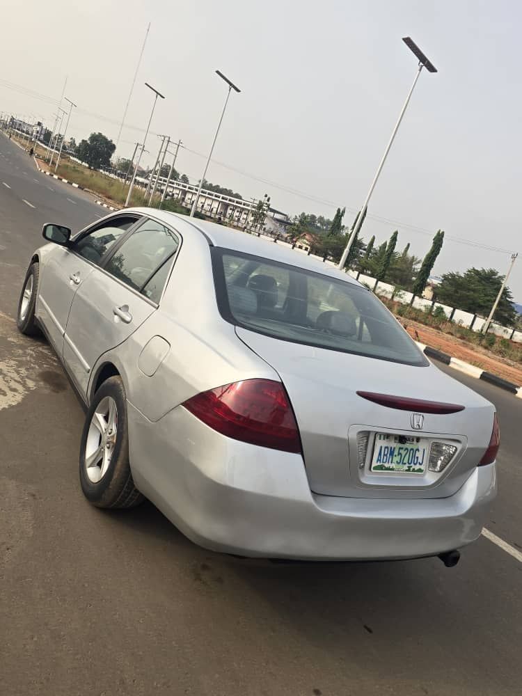Vehicle - Image 8