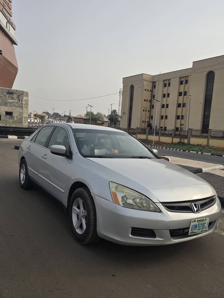 Vehicle - Image 12