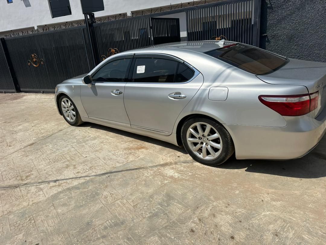 Vehicle - Image 4