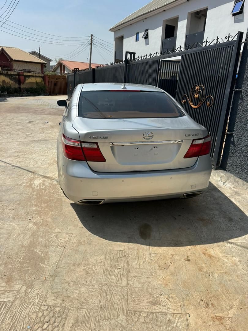 Vehicle - Image 3
