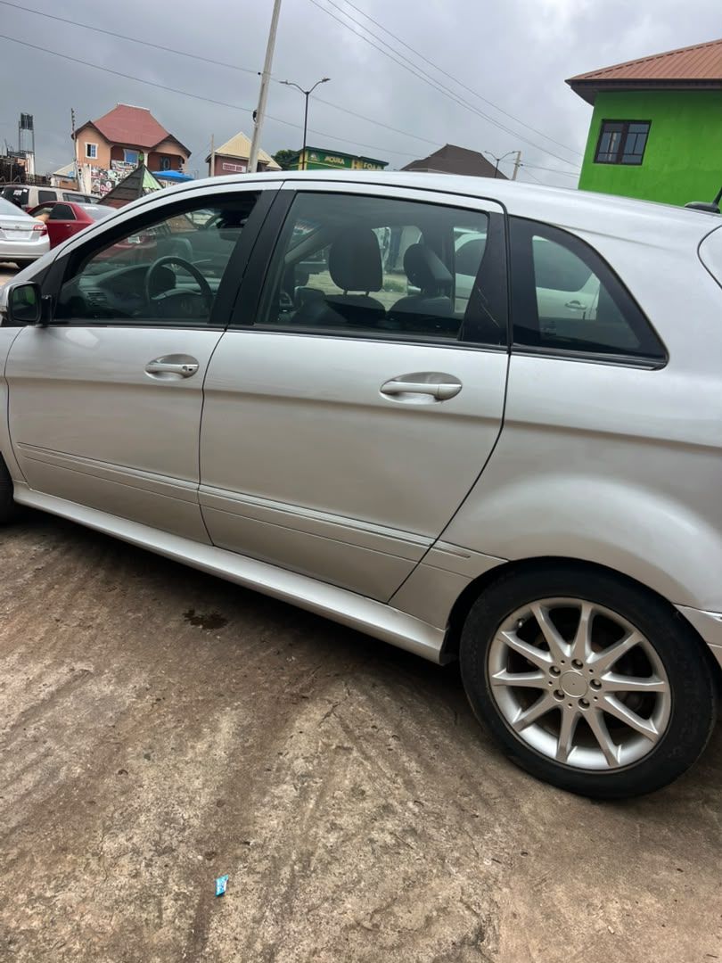 Vehicle - Image 9
