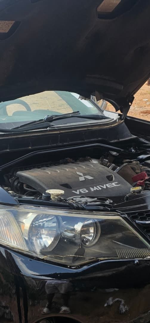 Vehicle - Image 7