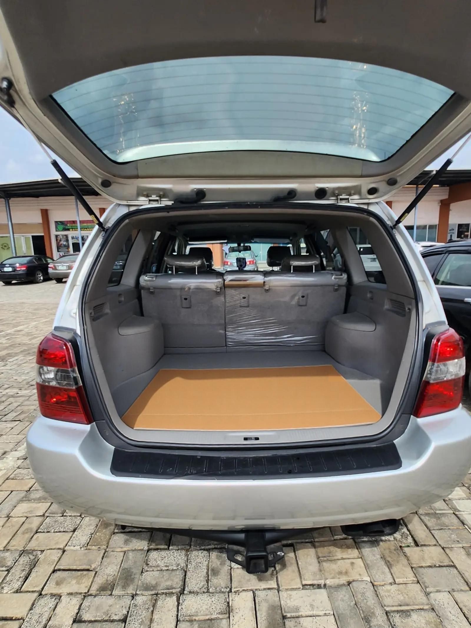 Vehicle - Image 8