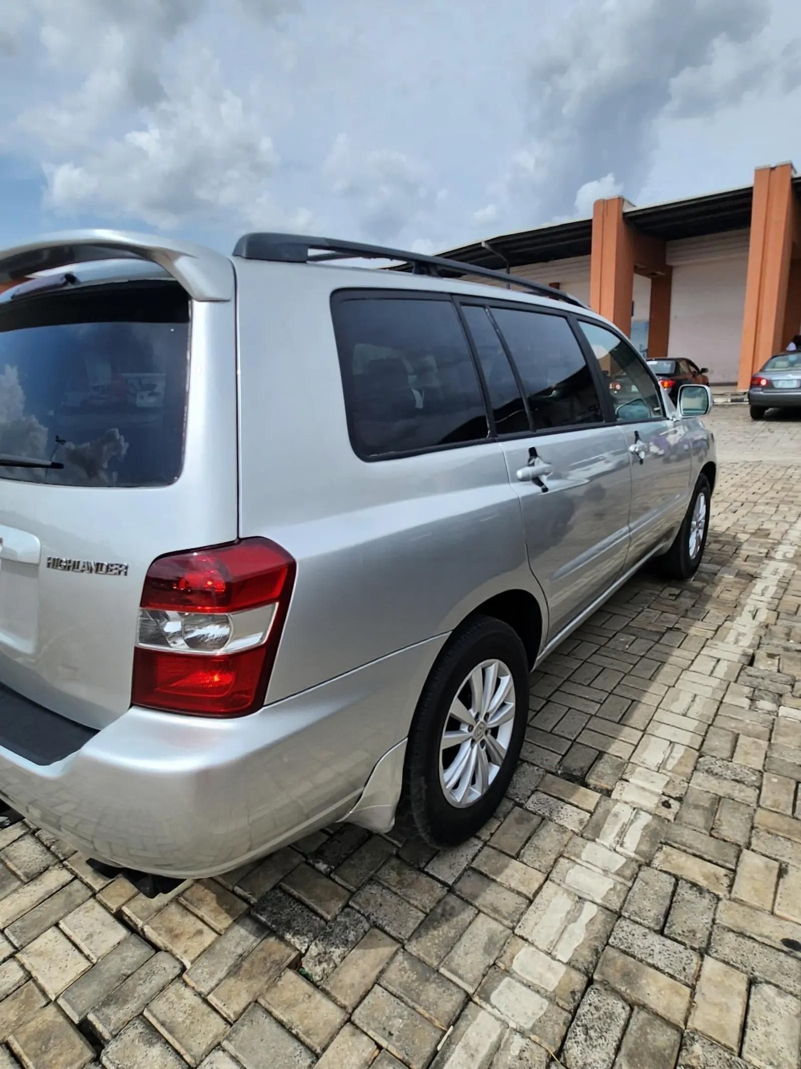 Vehicle - Image 3