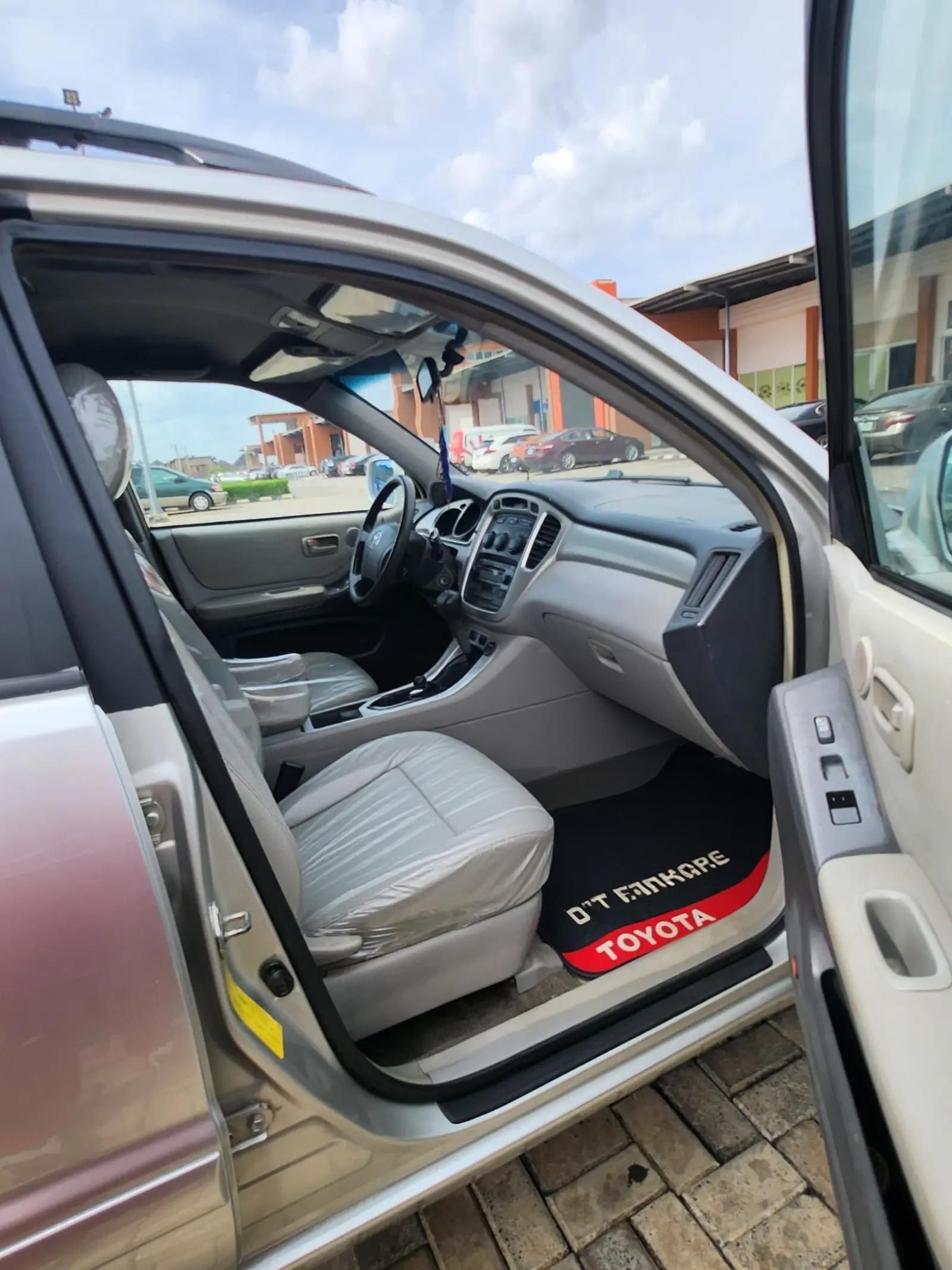 Vehicle - Image 6