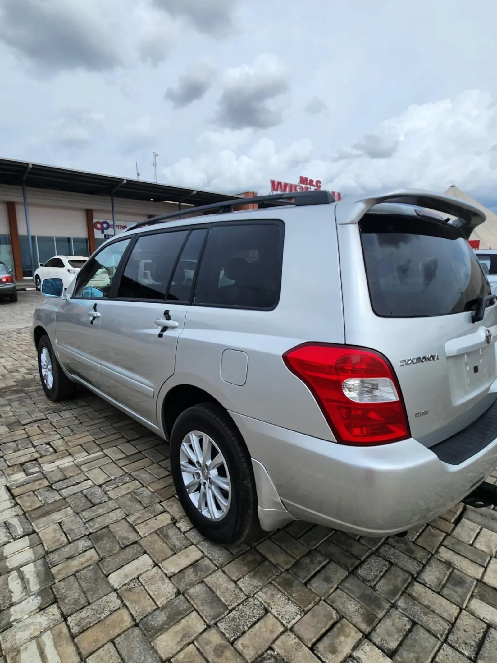 Vehicle - Image 7