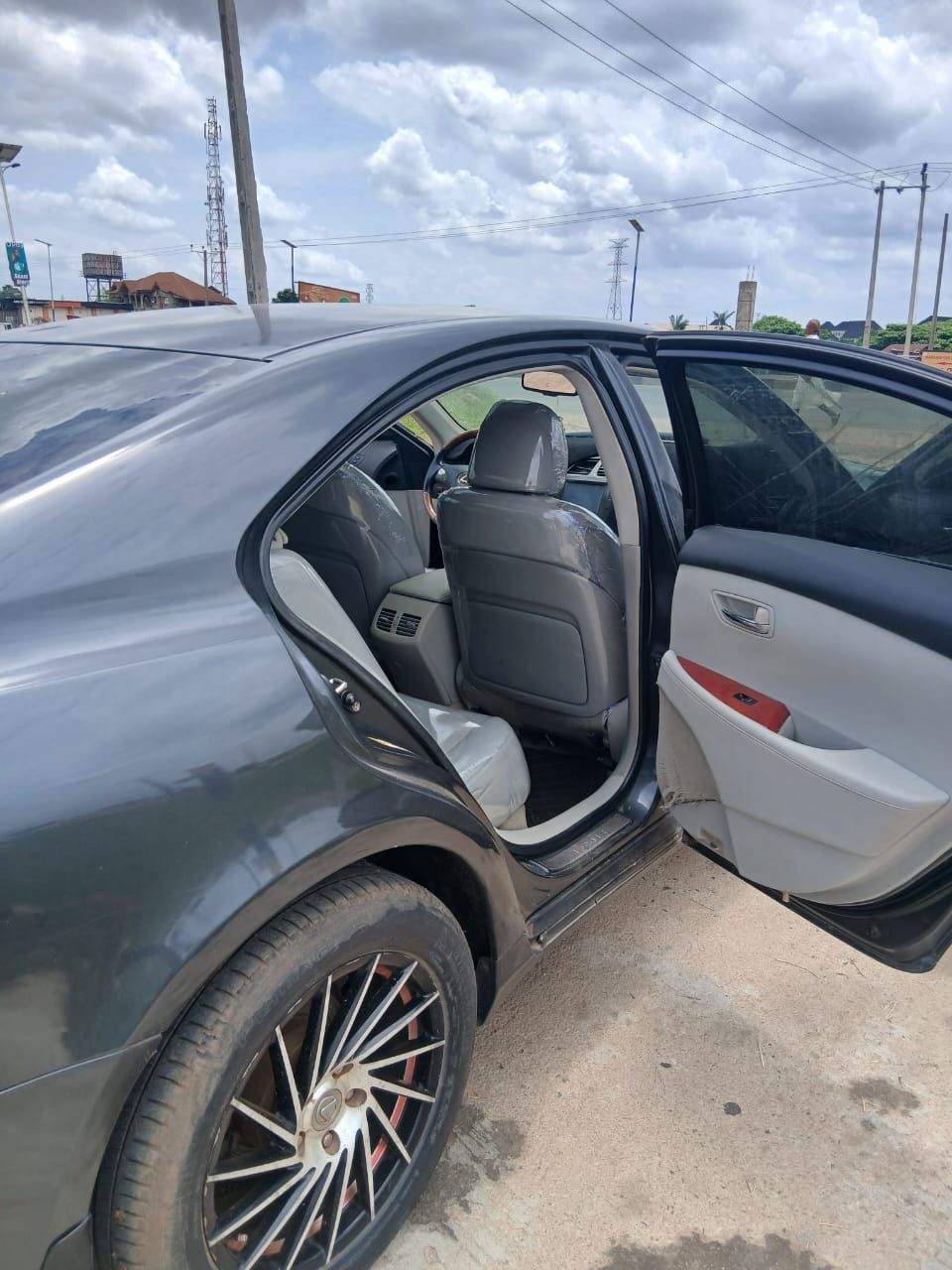 Vehicle - Image 5