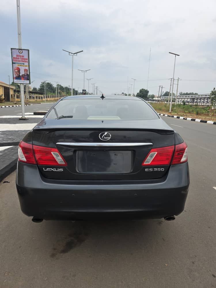 Vehicle - Image 6