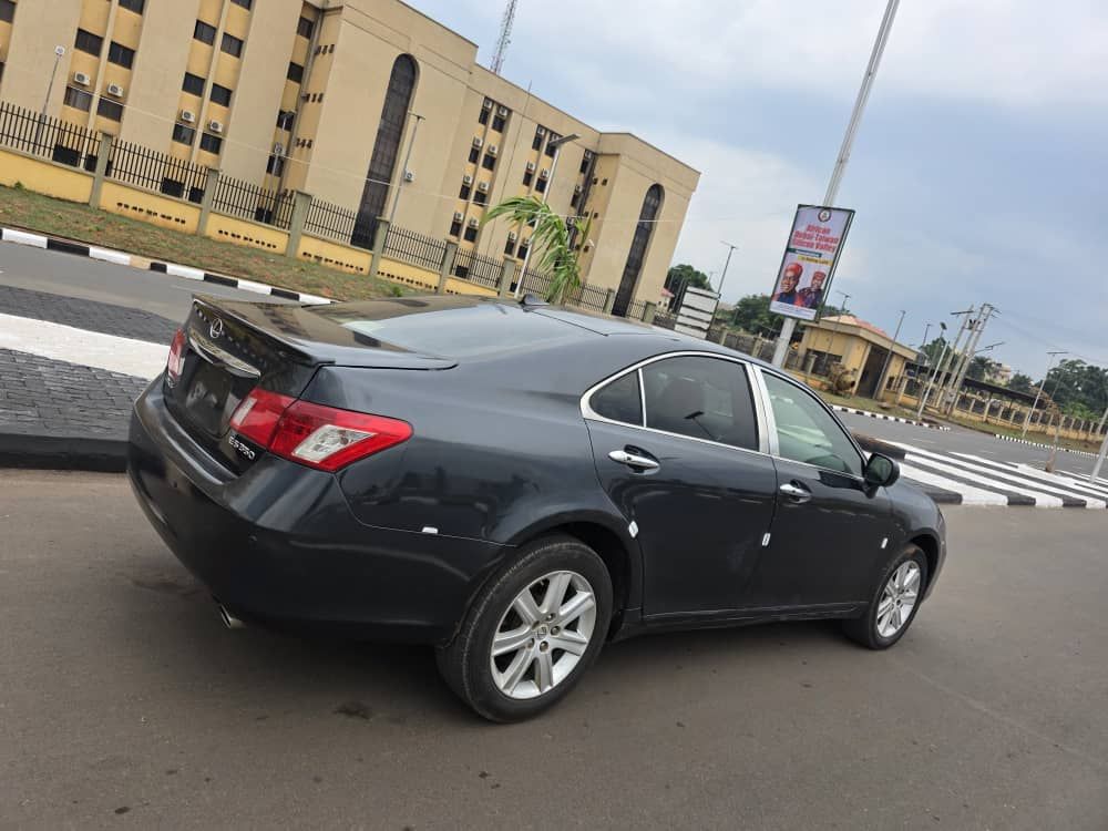 Vehicle - Image 10