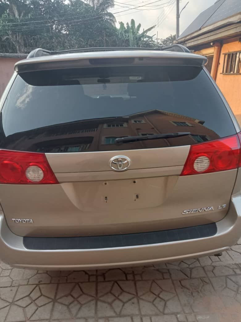 Vehicle - Image 8