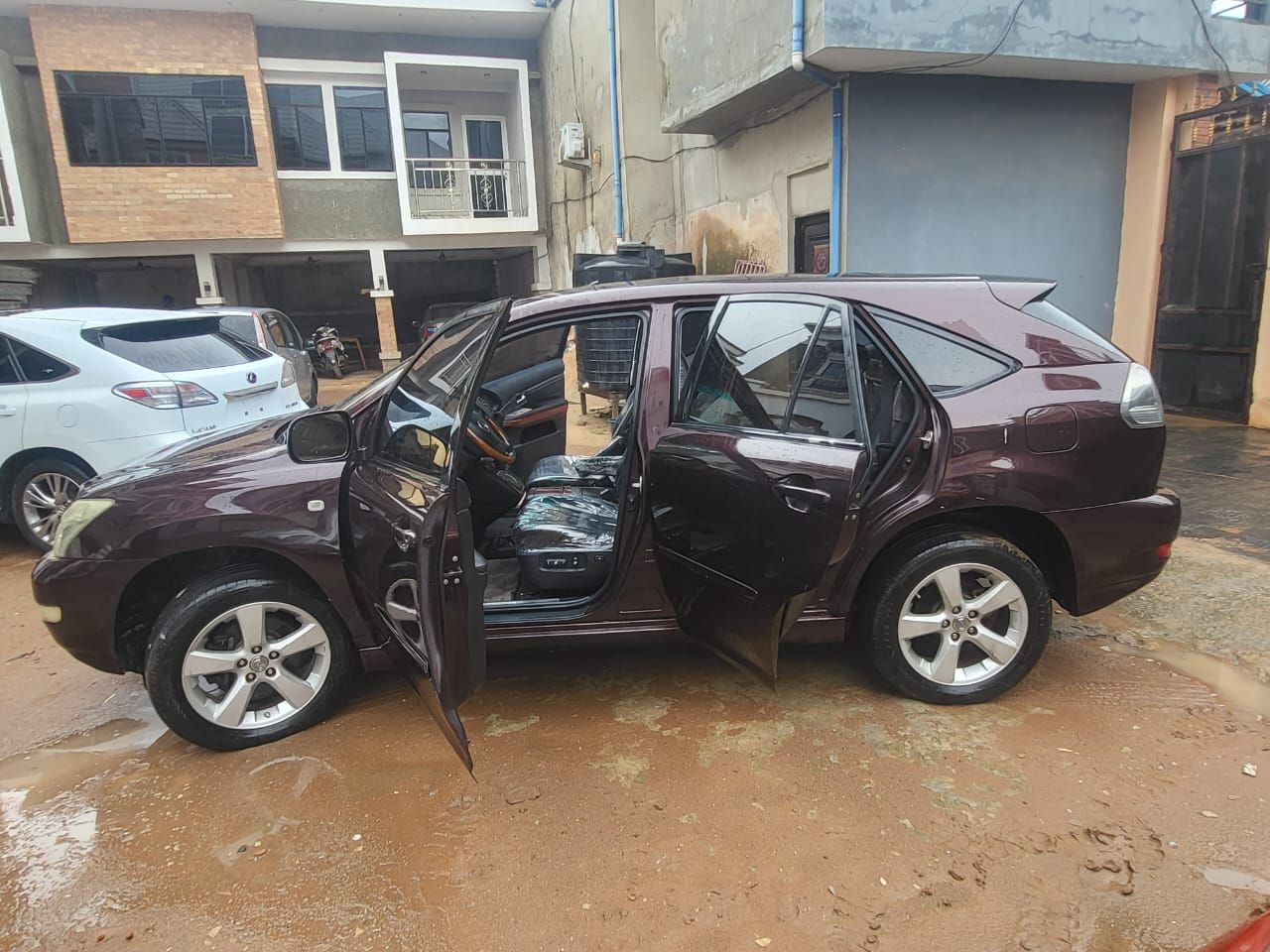 Vehicle - Image 11