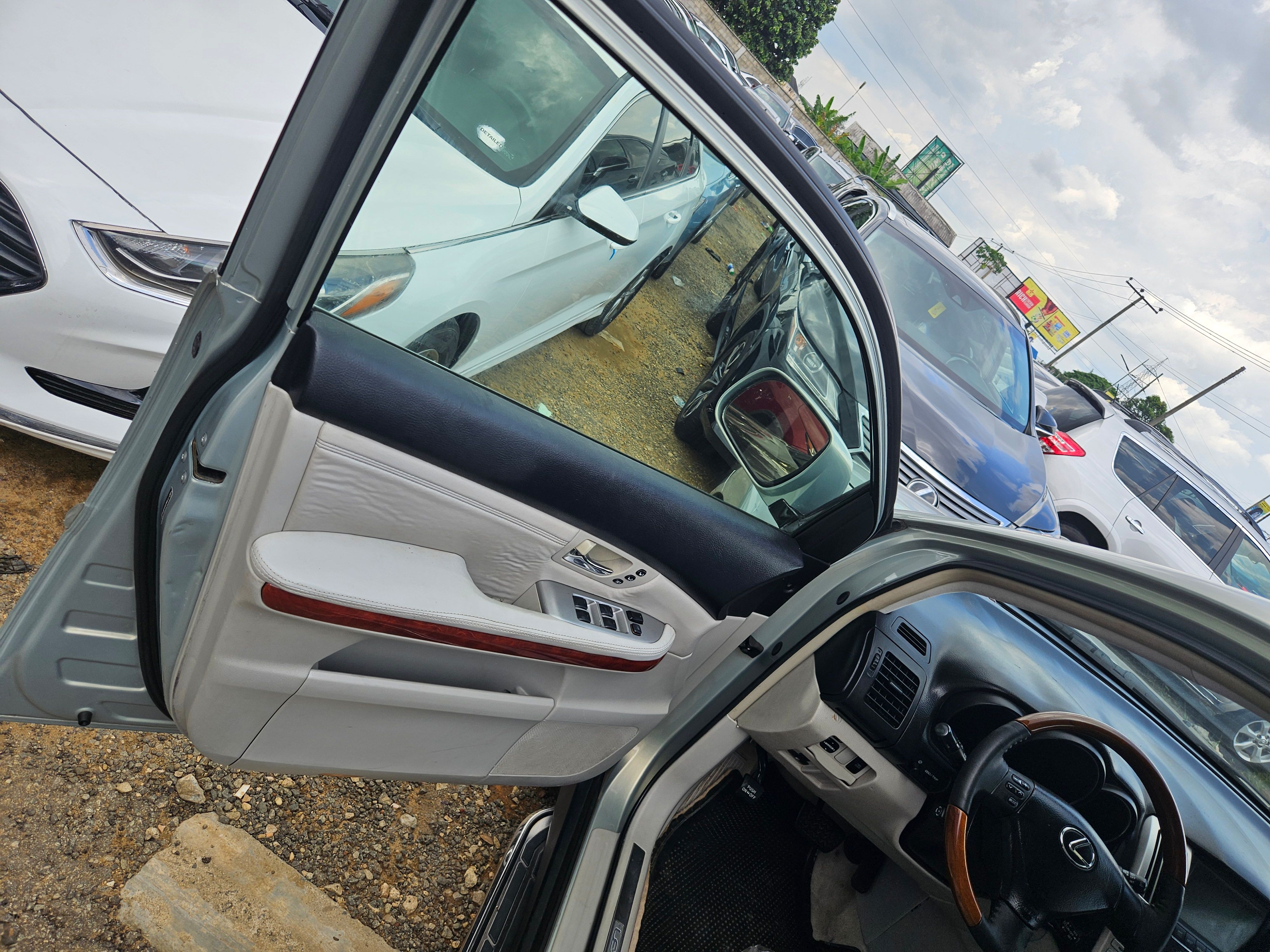 Vehicle - Image 7