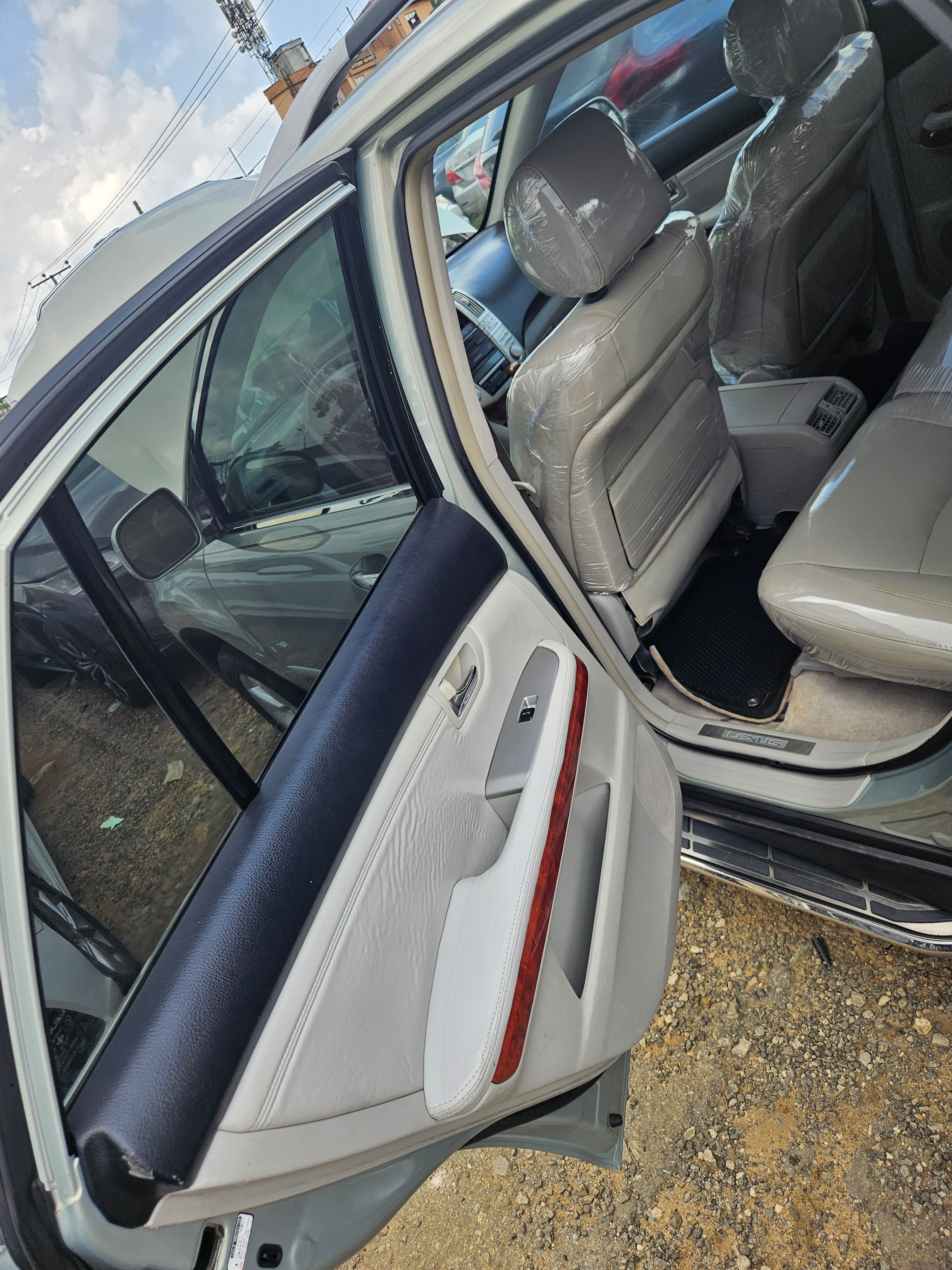Vehicle - Image 13