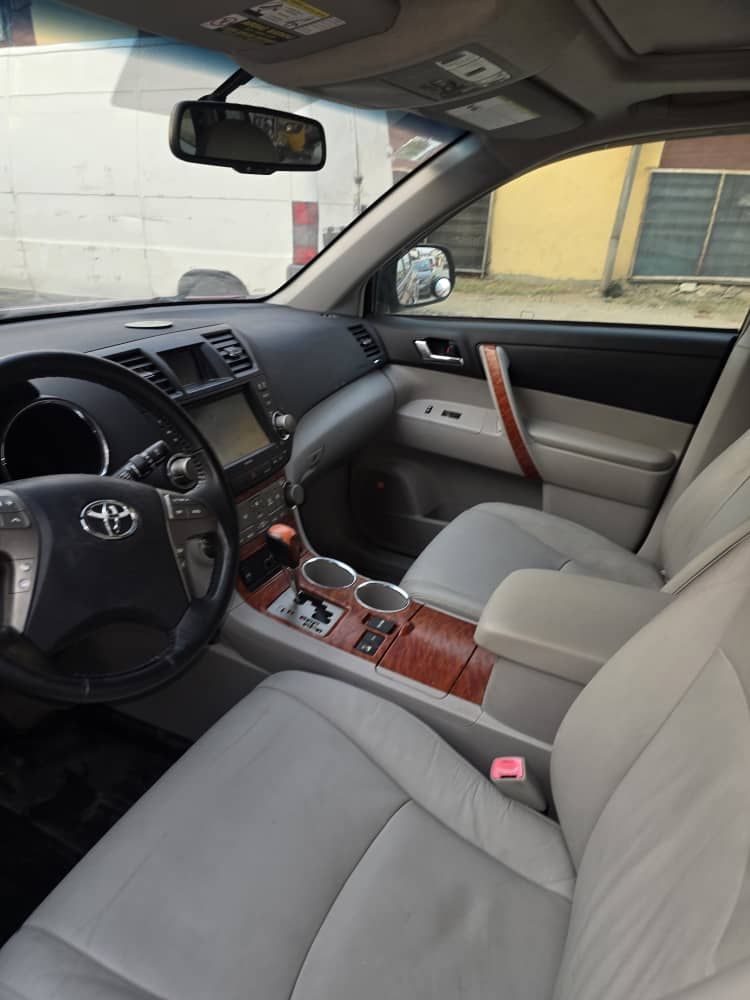 Vehicle - Image 5