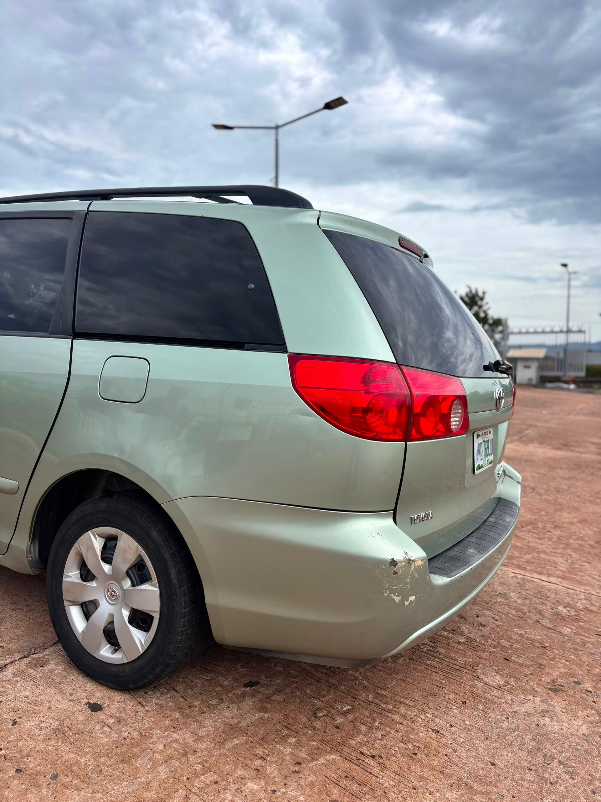Vehicle - Image 3