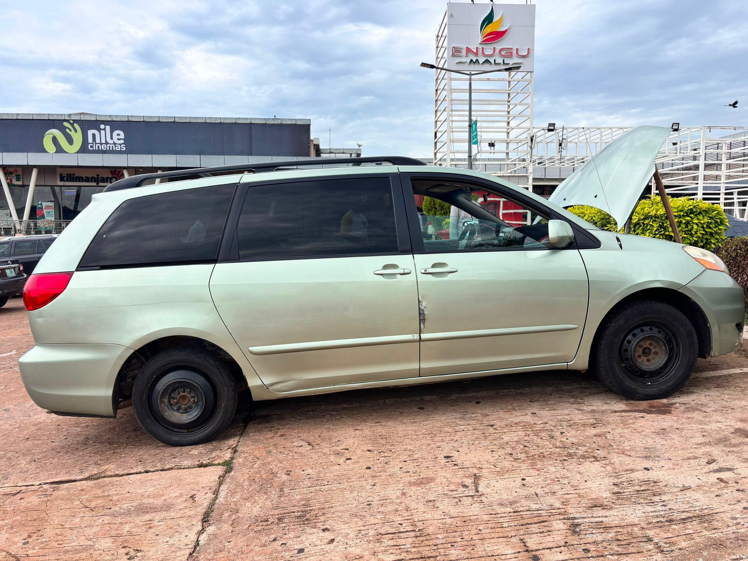 Vehicle - Image 6