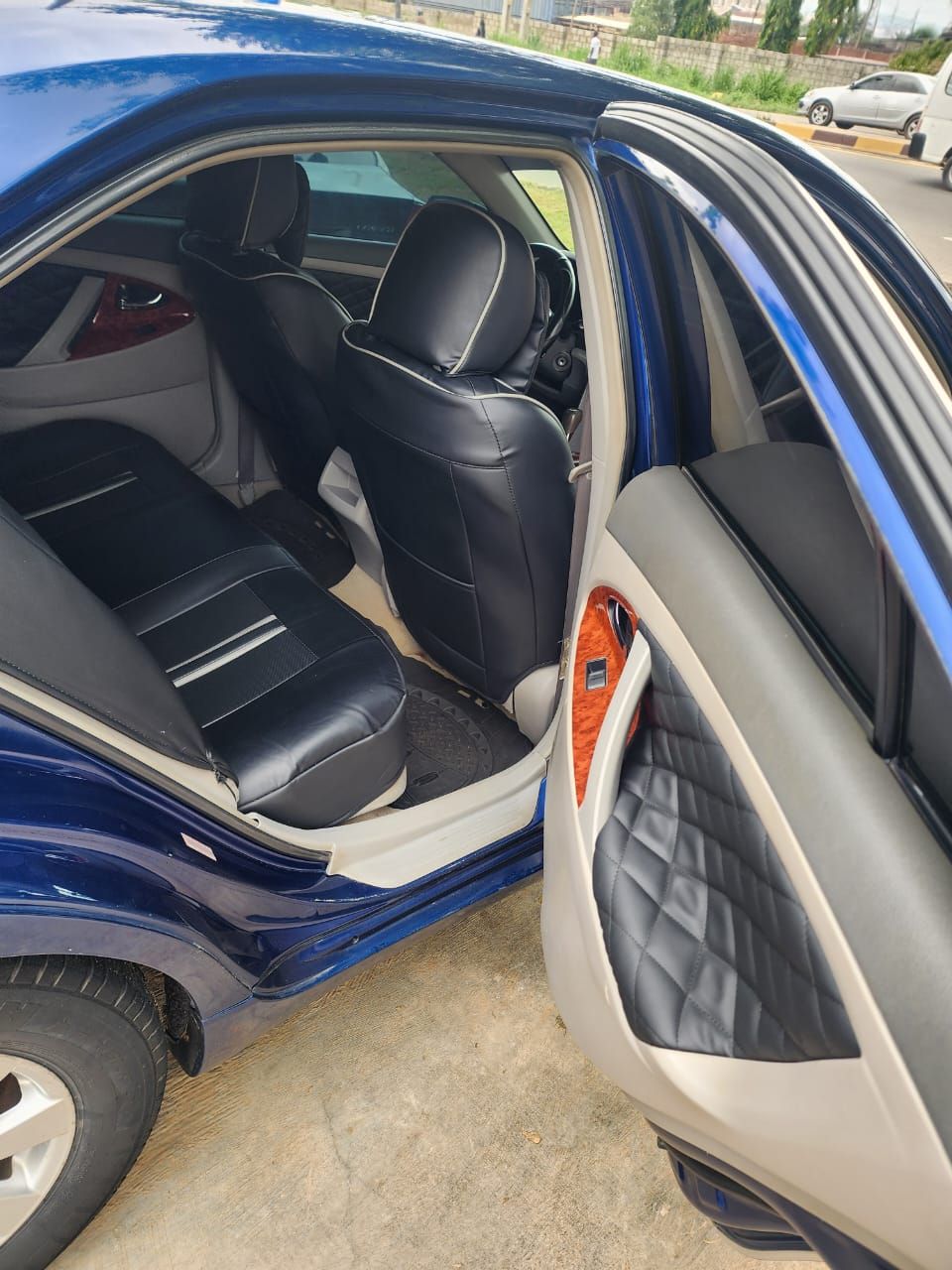 Vehicle - Image 10