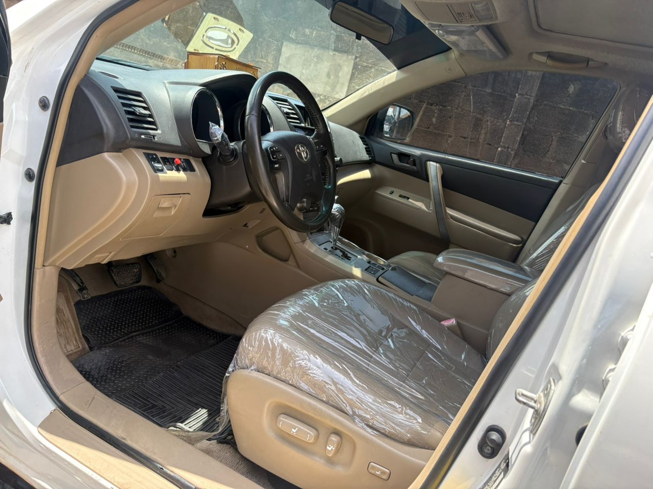 Vehicle - Image 10