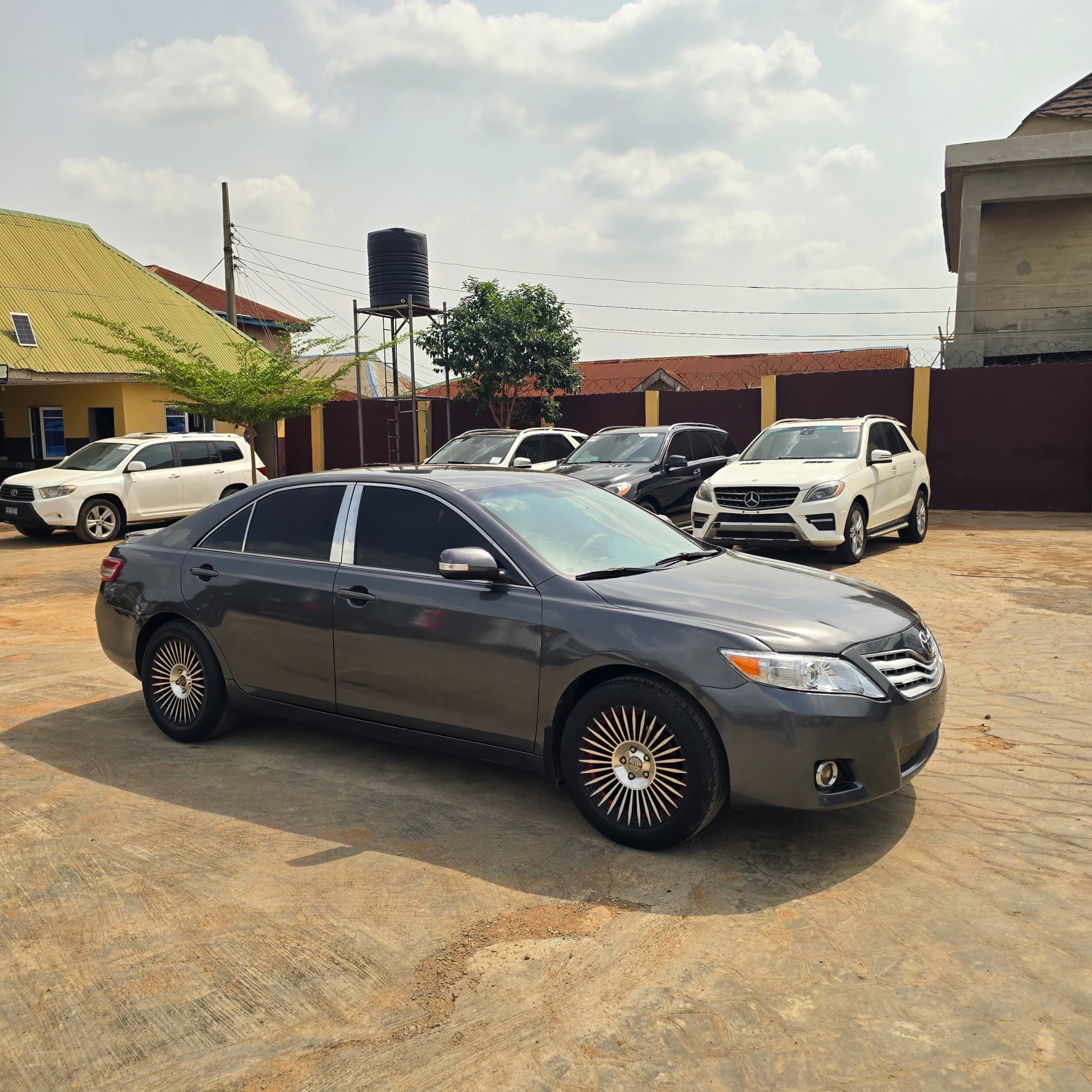 Vehicle - Image 9