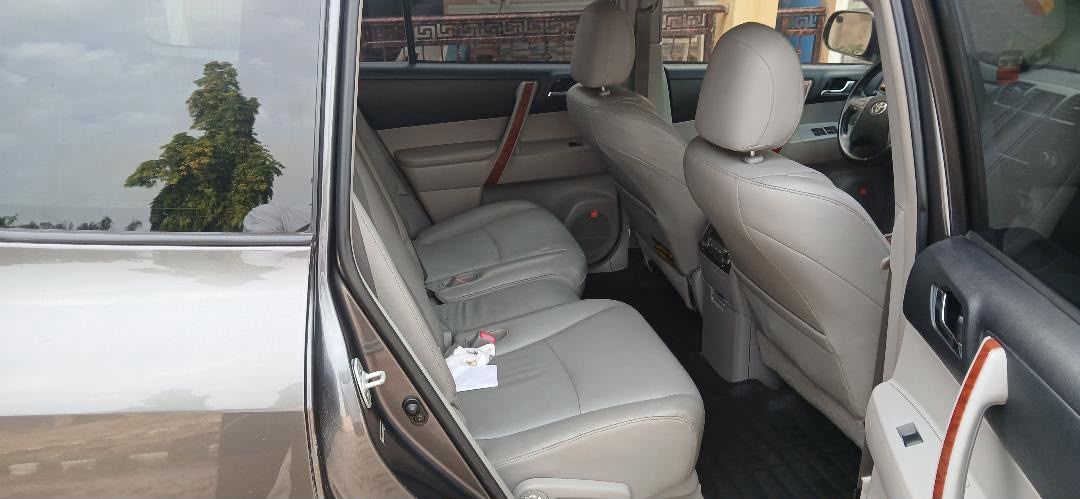 Vehicle - Image 7