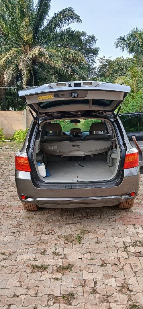 Vehicle - Image 5