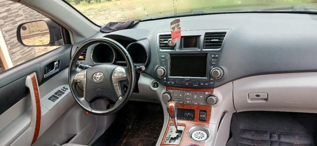 Vehicle - Image 4