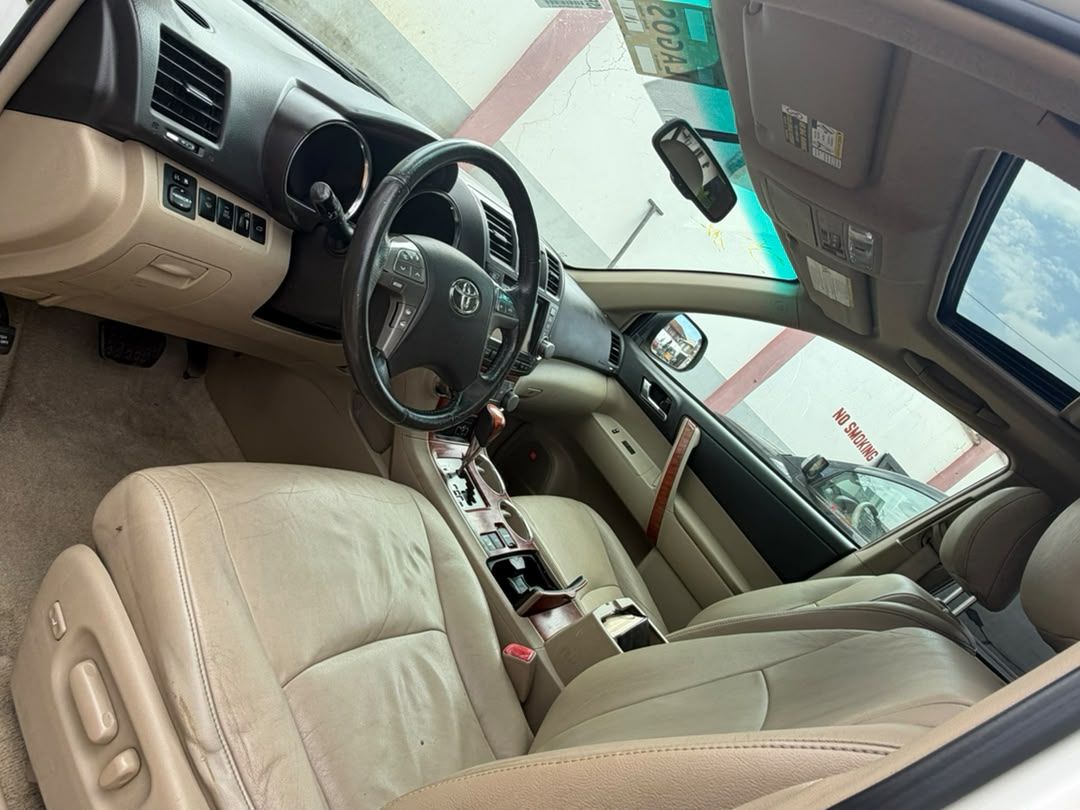 Vehicle - Image 13