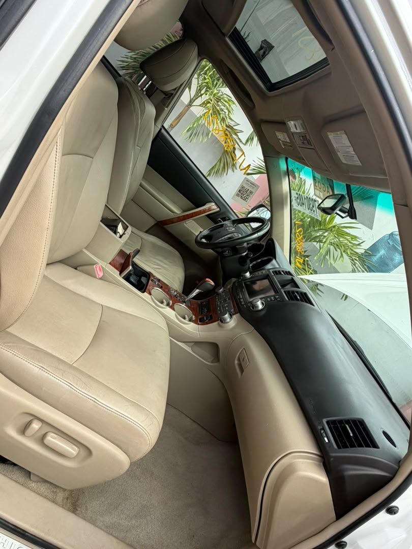 Vehicle - Image 12