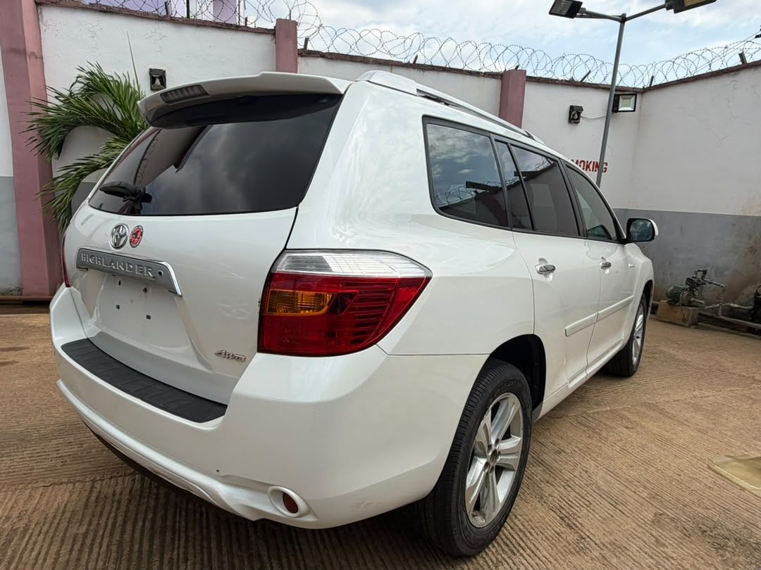 Vehicle - Image 5