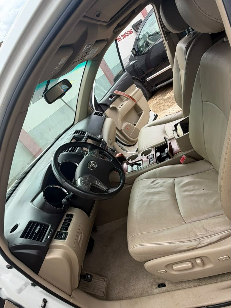 Vehicle - Image 6