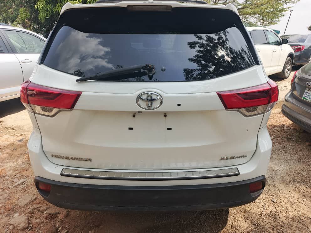 Vehicle - Image 3