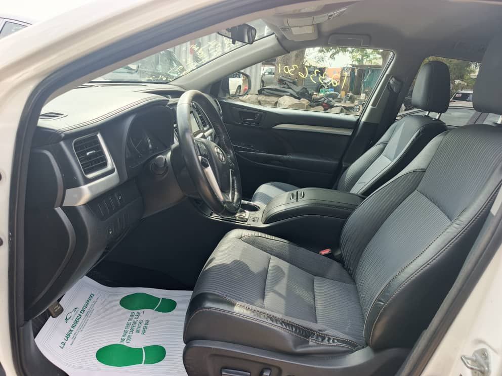 Vehicle - Image 8