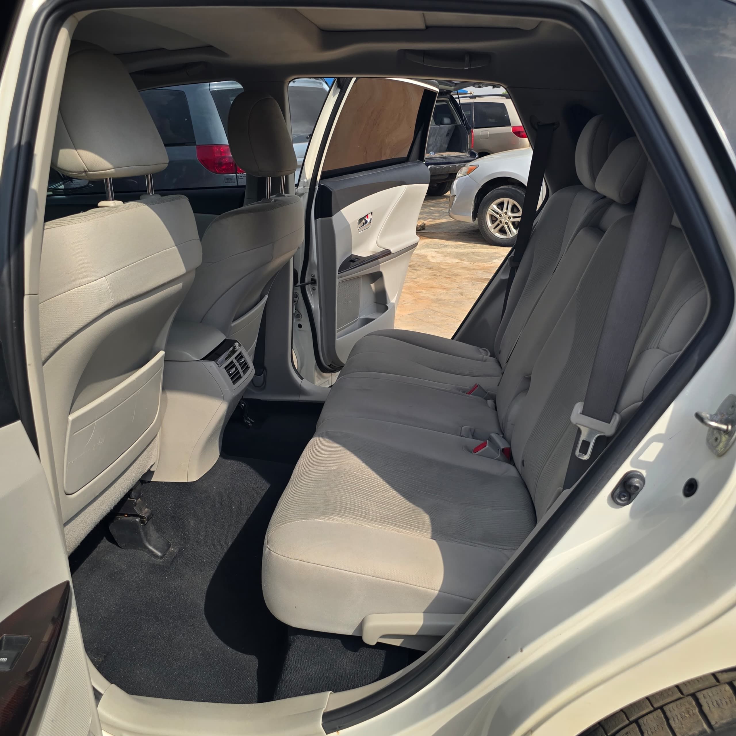 2010 Toyota Venza - Image 1